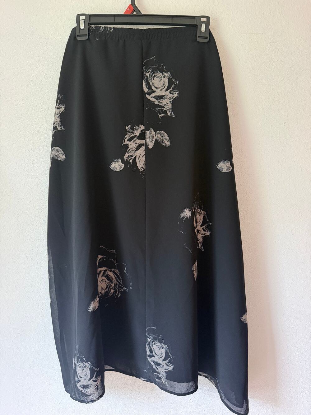 90s Vintage Serbin Black White Floral Rose Print Romantic Long Skirt Size 20 R